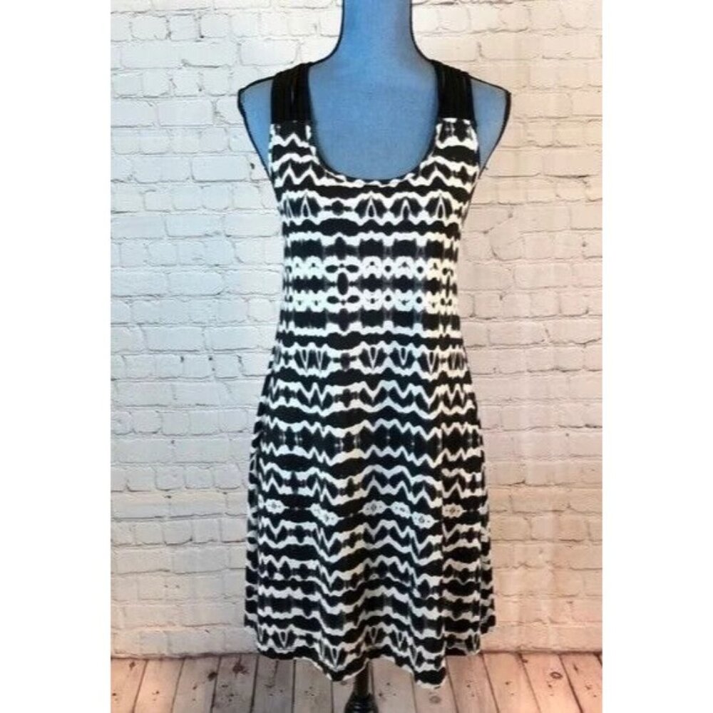 Pacific Beach Dress Black White Print Crisscross Back Sleeveless Medium